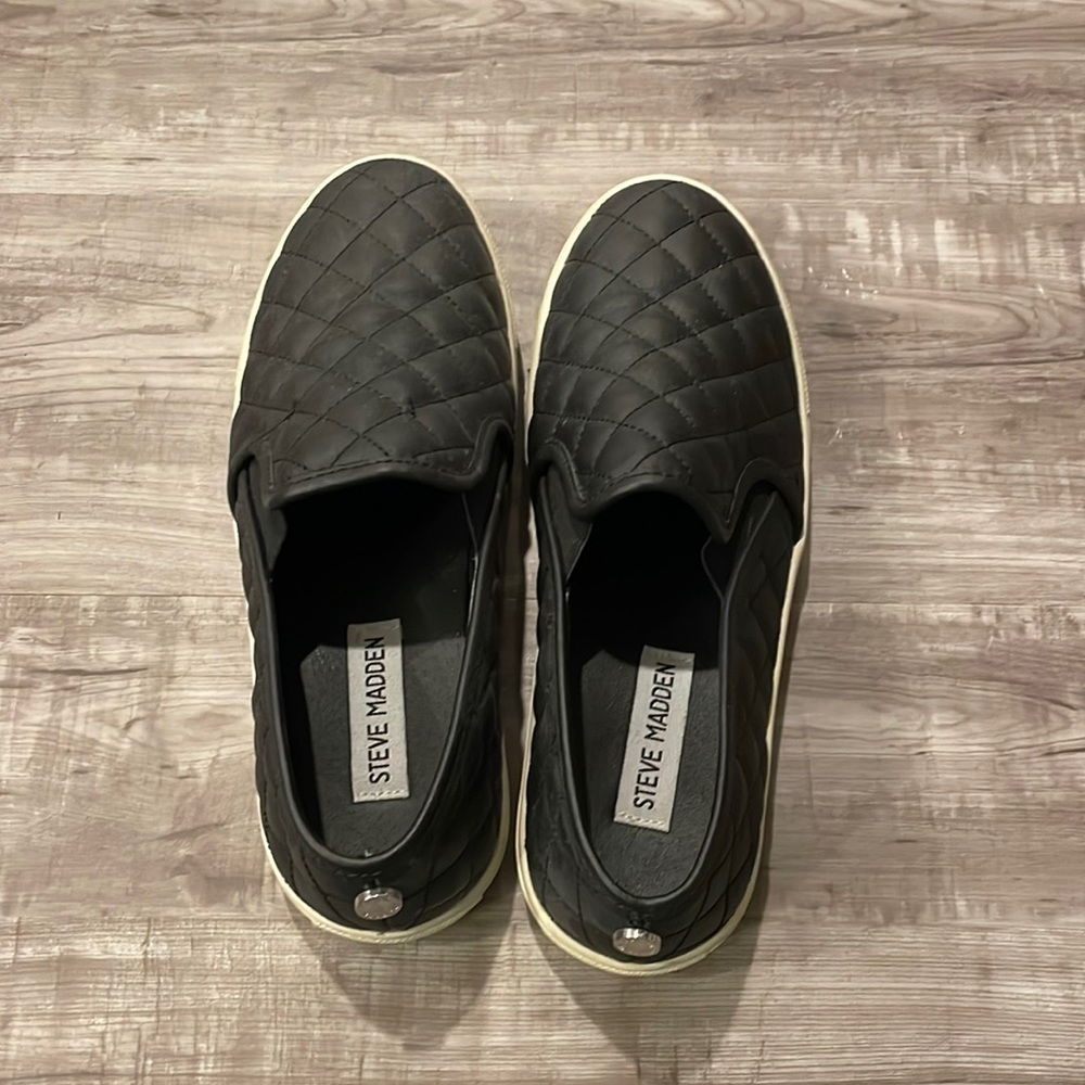 Steve Madden slip on shoes. Black. Size 7. Barely worn.